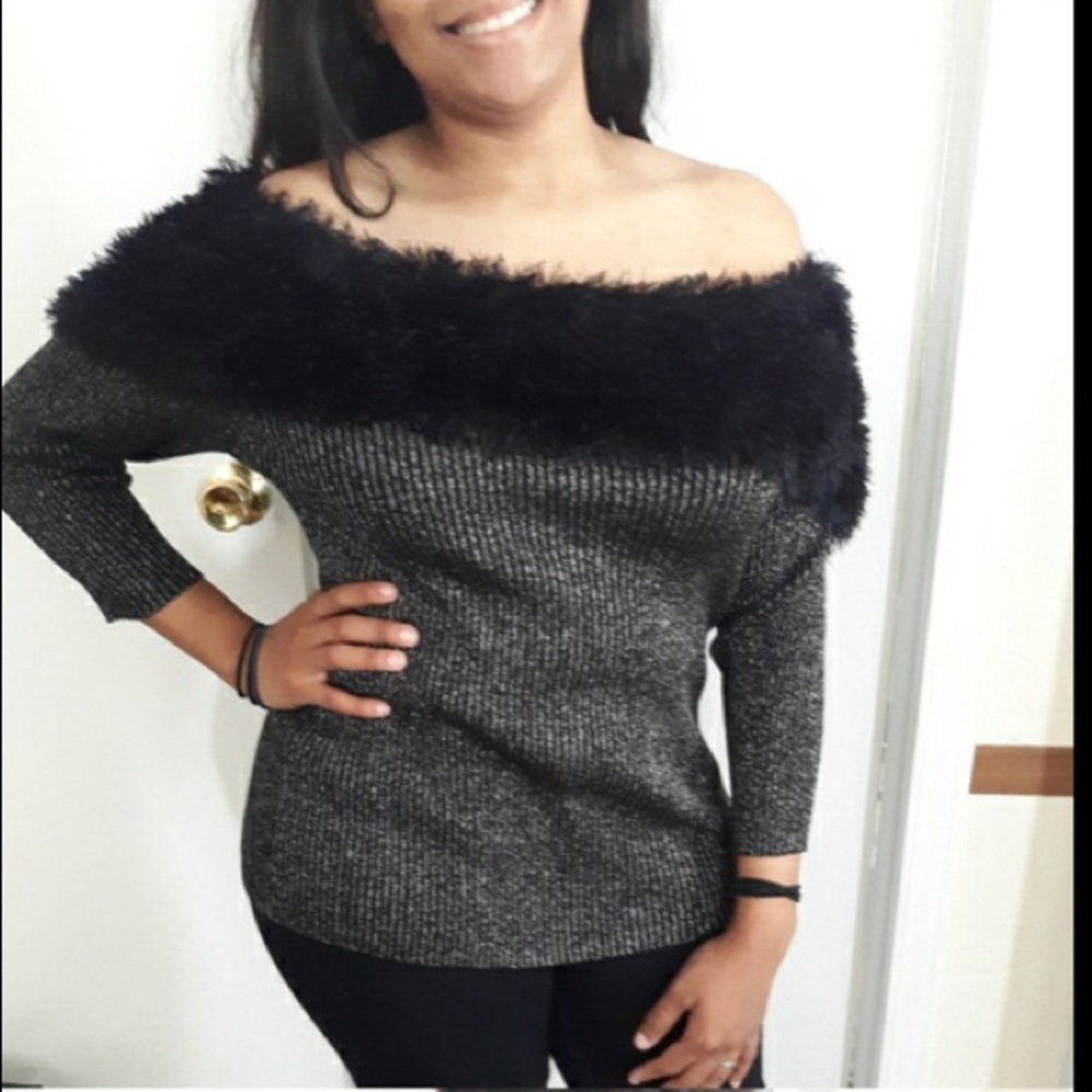 Faux fur Lauren Michelle off shoulder top
